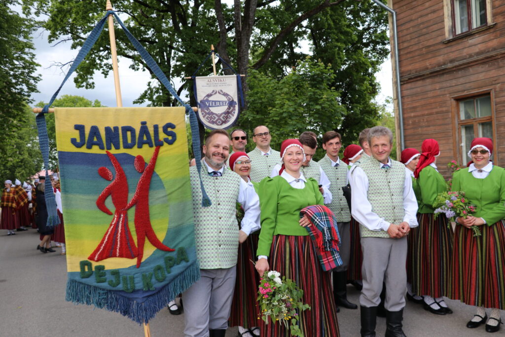 Aluksniesiem.lv raksta attēla aizvietotājs