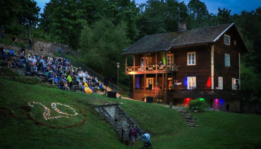 Aluksniesiem.lv raksta attēla aizvietotājs