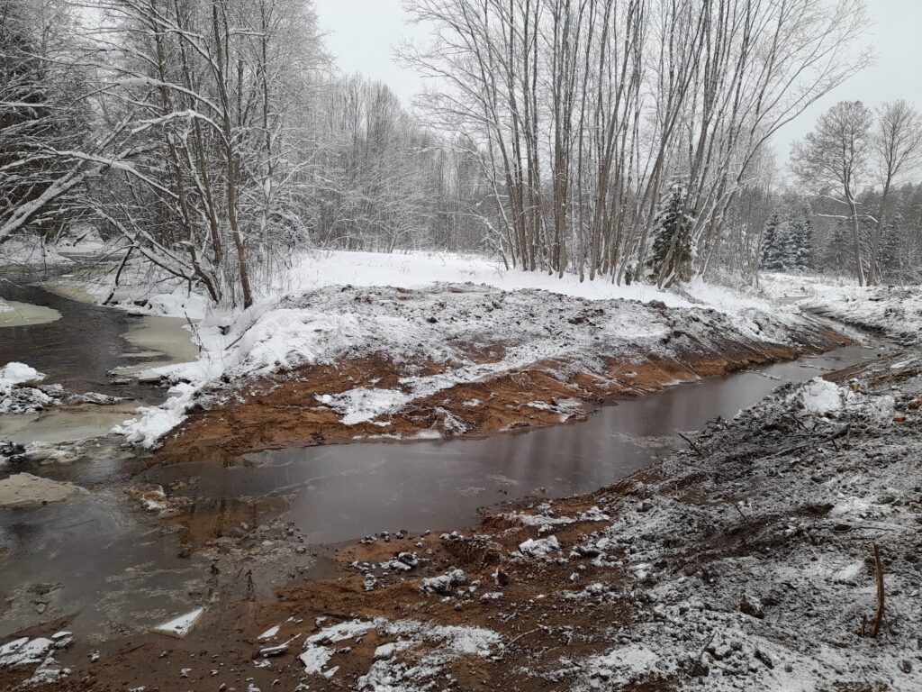 Pededzes vecupes savienojums.