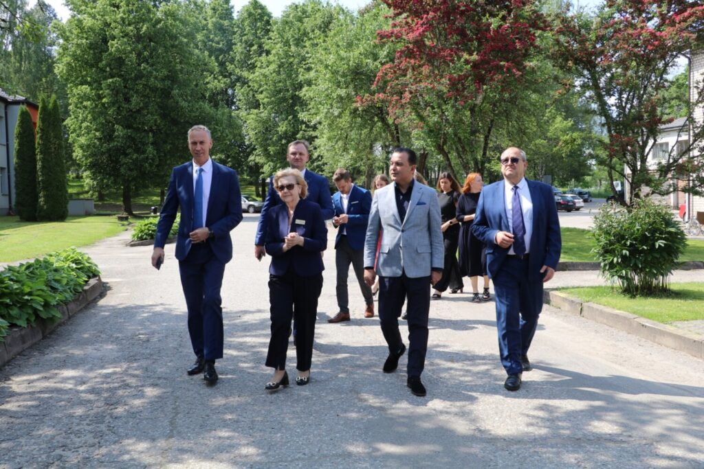 Aluksniesiem.lv raksta attēla aizvietotājs